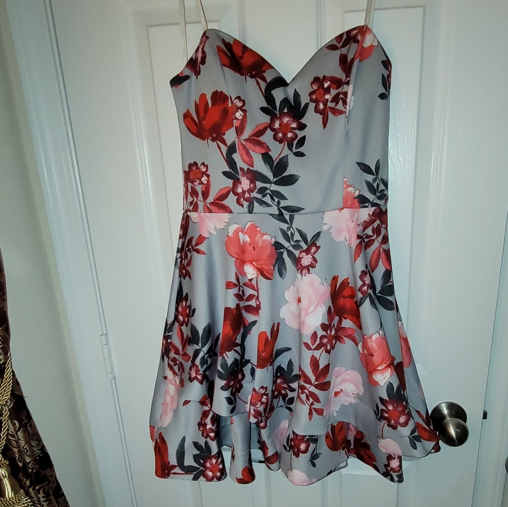🎀HOST PICK🎀 B. Darlin Strapless Mini Dress Size 11/12 Color Gray Pinks & Reds